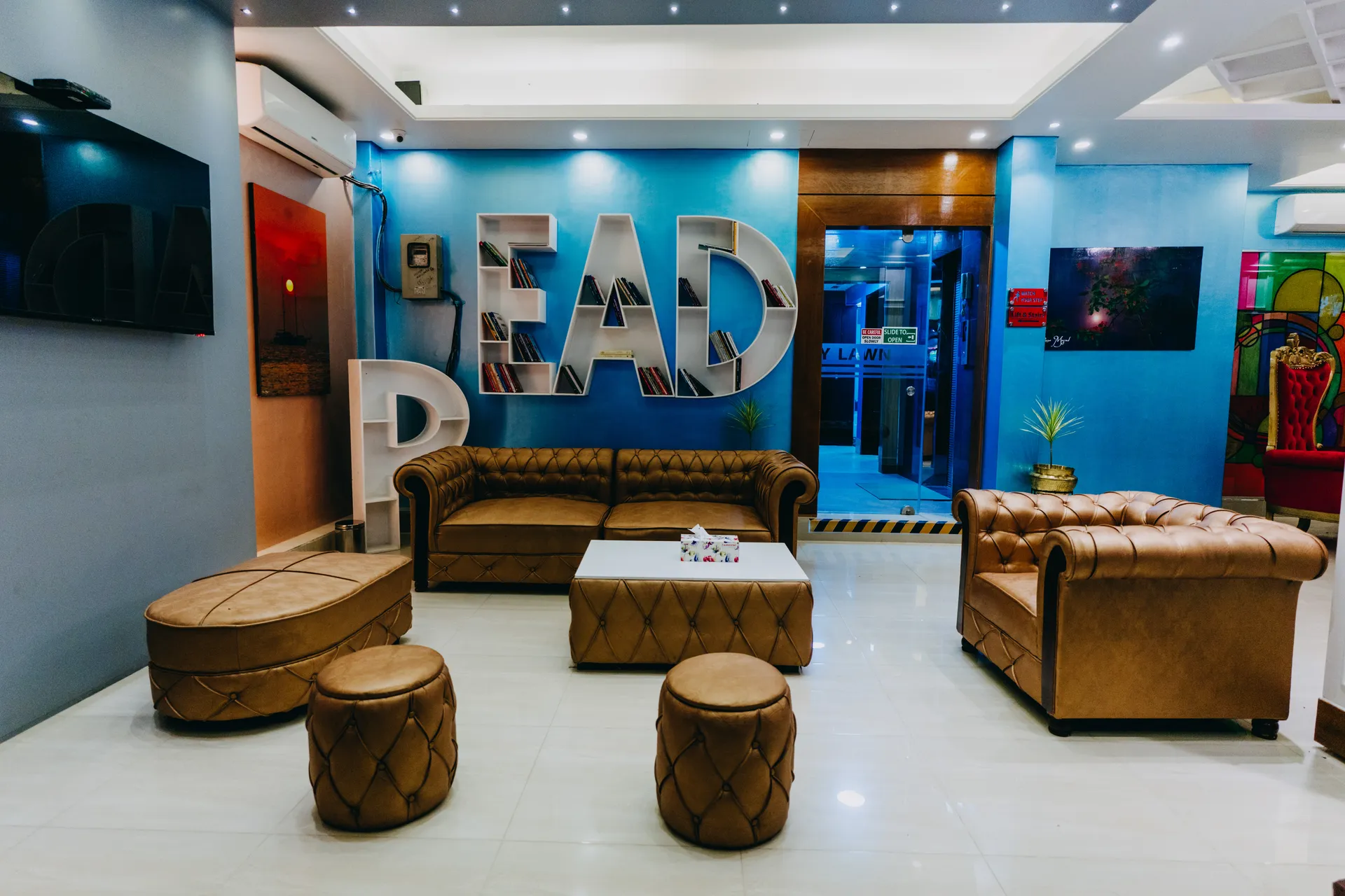 Lawn Hotel Lobby Features Rangpur