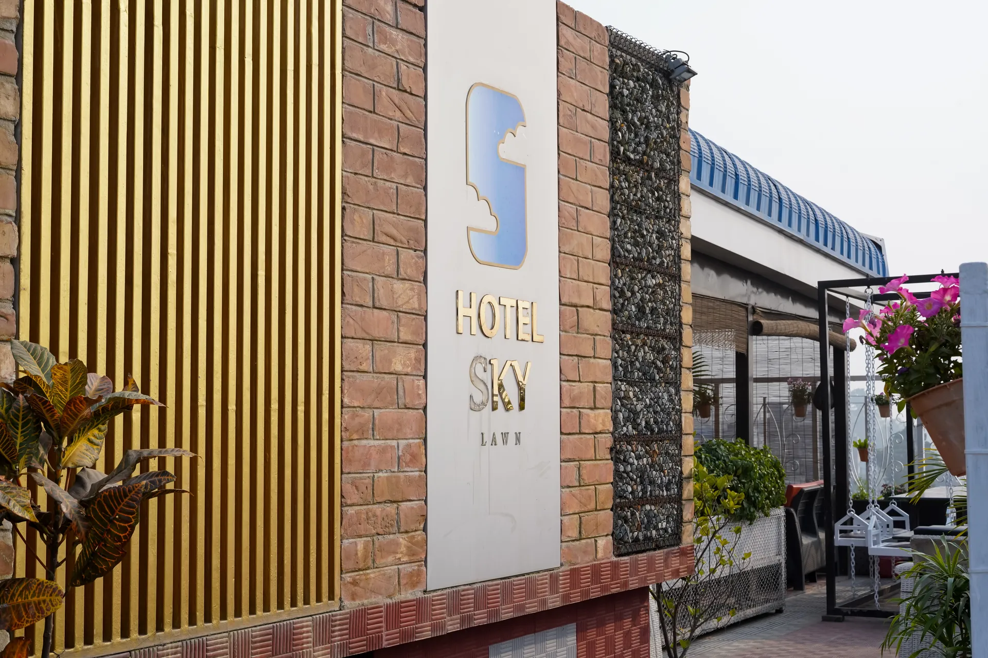 Lawn Hotel Outdoor Terrace Rangpur